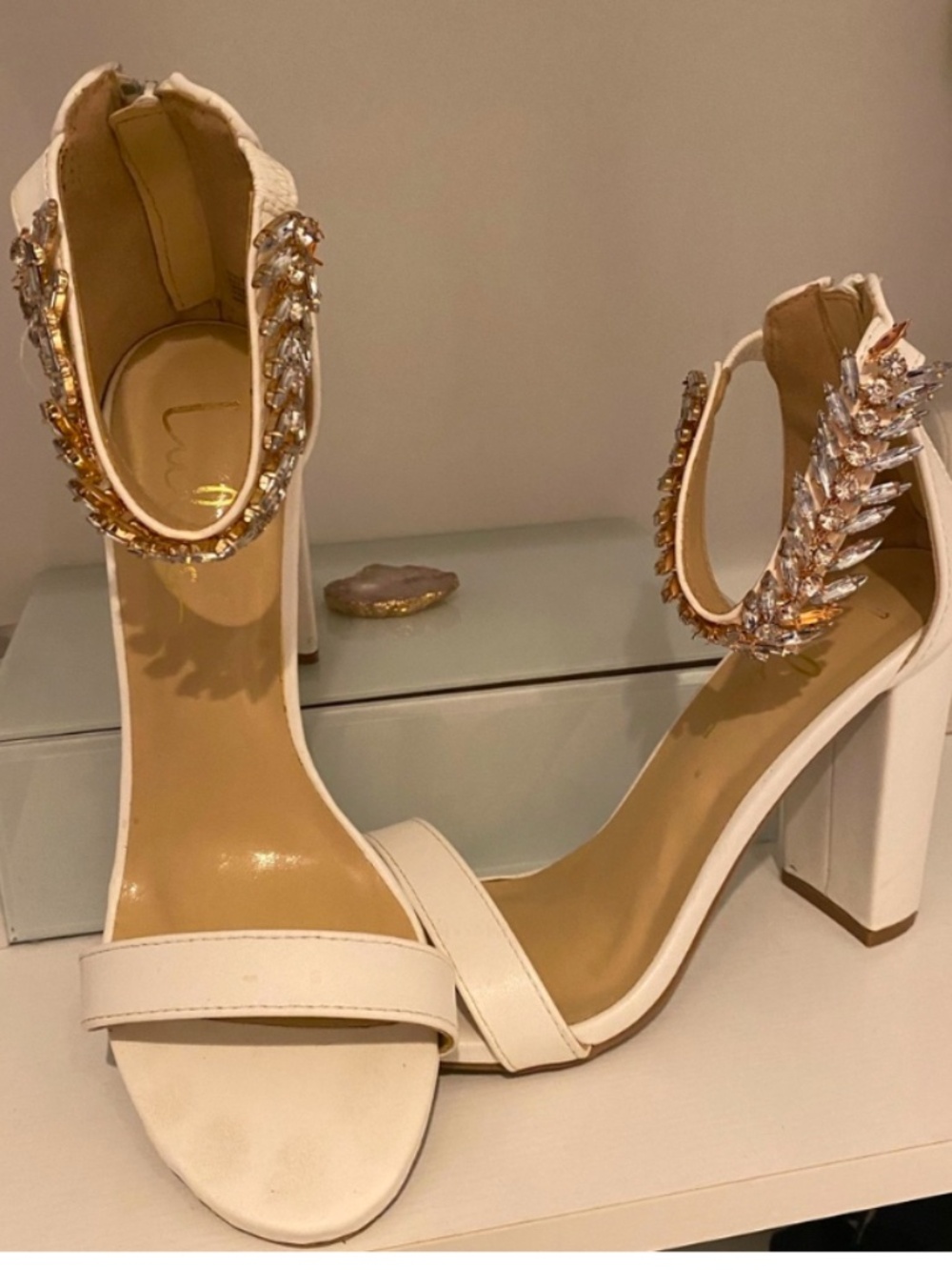 Lulu’s Mylan Heels - Picture 3 of 4